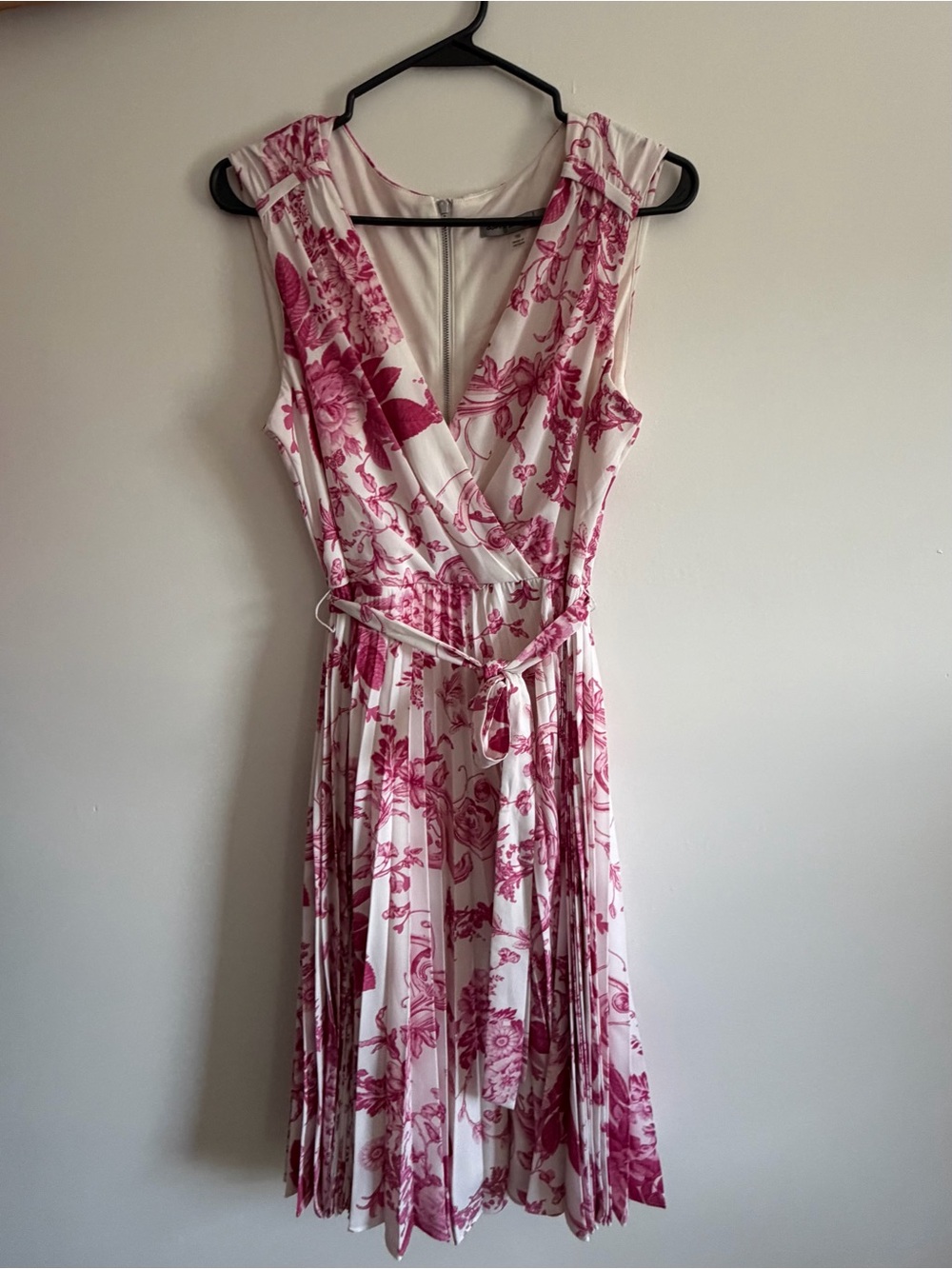 Floral pleated  Midi Dress in Pink by